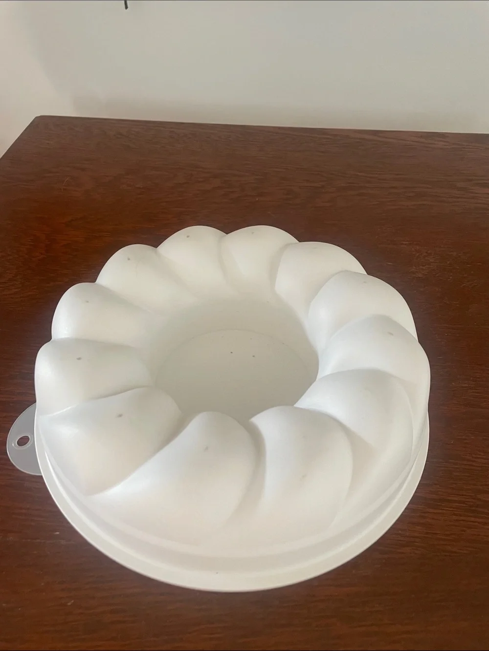 Vintage white jello - ring mold with lid
